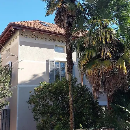 Villa Grappoli - Lakeside Apartments With Balcony And Lake View Apartment Lesa