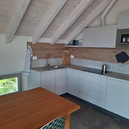 Villa Grappoli - Lakeside Apartments With Balcony And Lake View Apartment